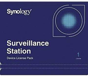 Synology "Övervakningsstationsenhets licenspaket" för en licens, presenterad på en blå förpackning med ett stiliserat mönster.