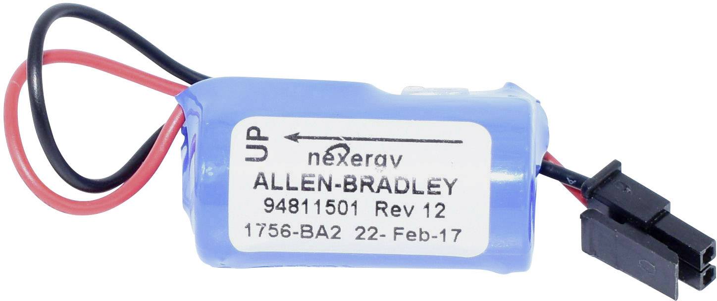 Batteriepaket från märket Allen-Bradley med röda och svarta kablar samt en vit etikett med produktinformation.