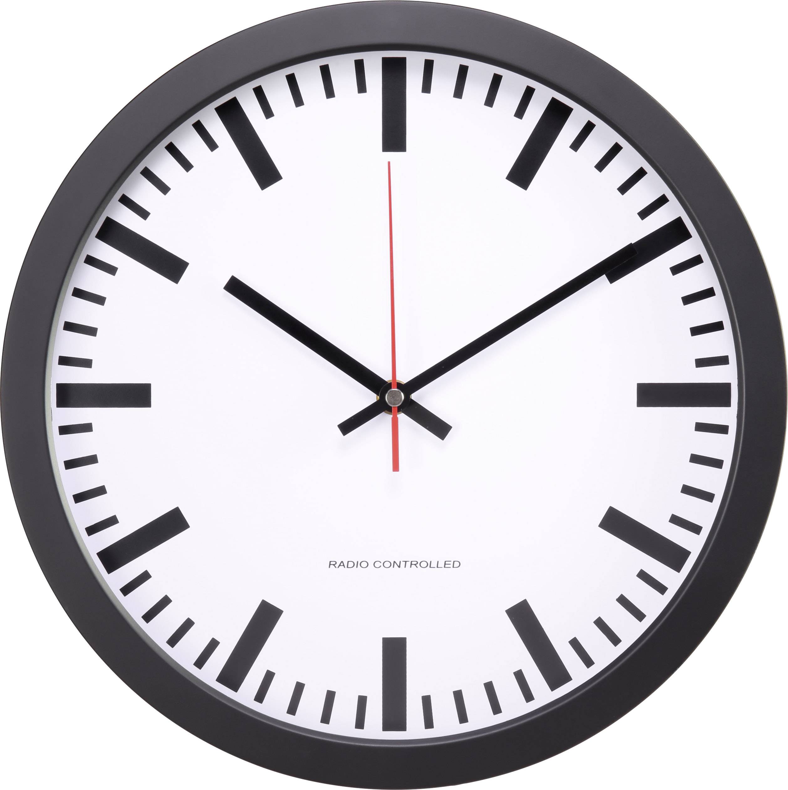 En analog väggklocka med svart hölje och vit urtavla visar 10:10. Klockan har en röd sekundvisare.