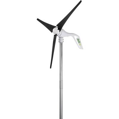En vindkraftgenerator med tre svarta rotorblad på en metallmast; modellen heter 'AIR 40'.