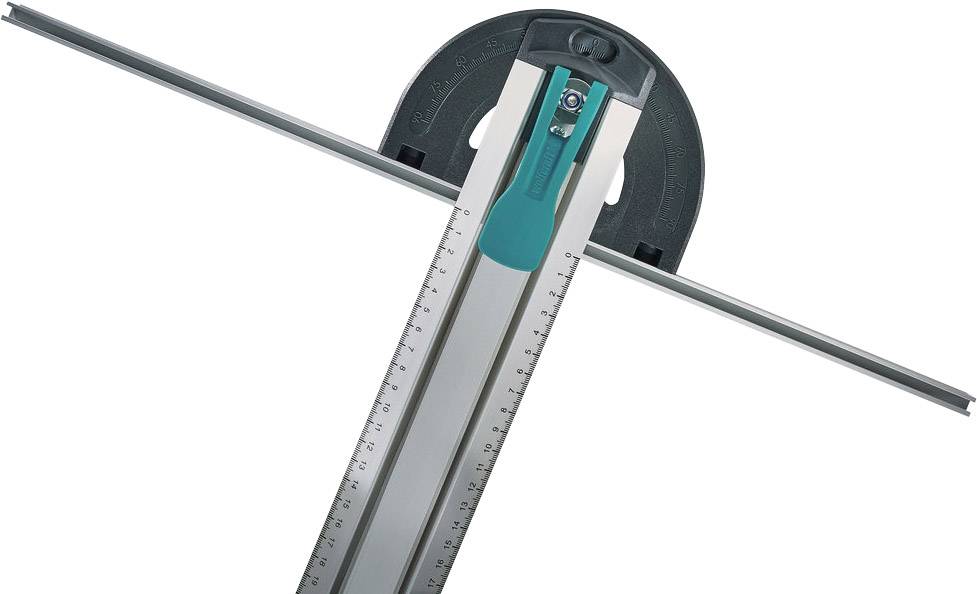 En silverfärgad pappersskärare med linjal och grön skjutreglage, perfekt för precision vid pappersklippning, placerad i en skrivbordsmiljö.