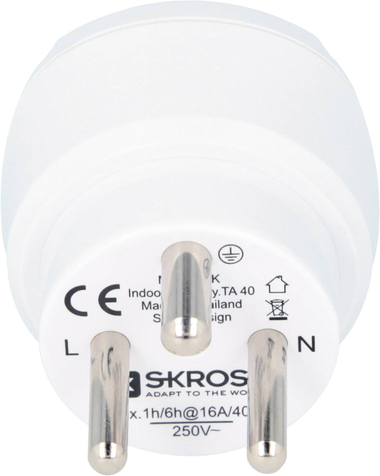 Schuko-kontakt vit med tre stift. Påskrift: 'SKROSS', CE-märkning, tekniska specifikationer. Lämplig för inomhusbruk.