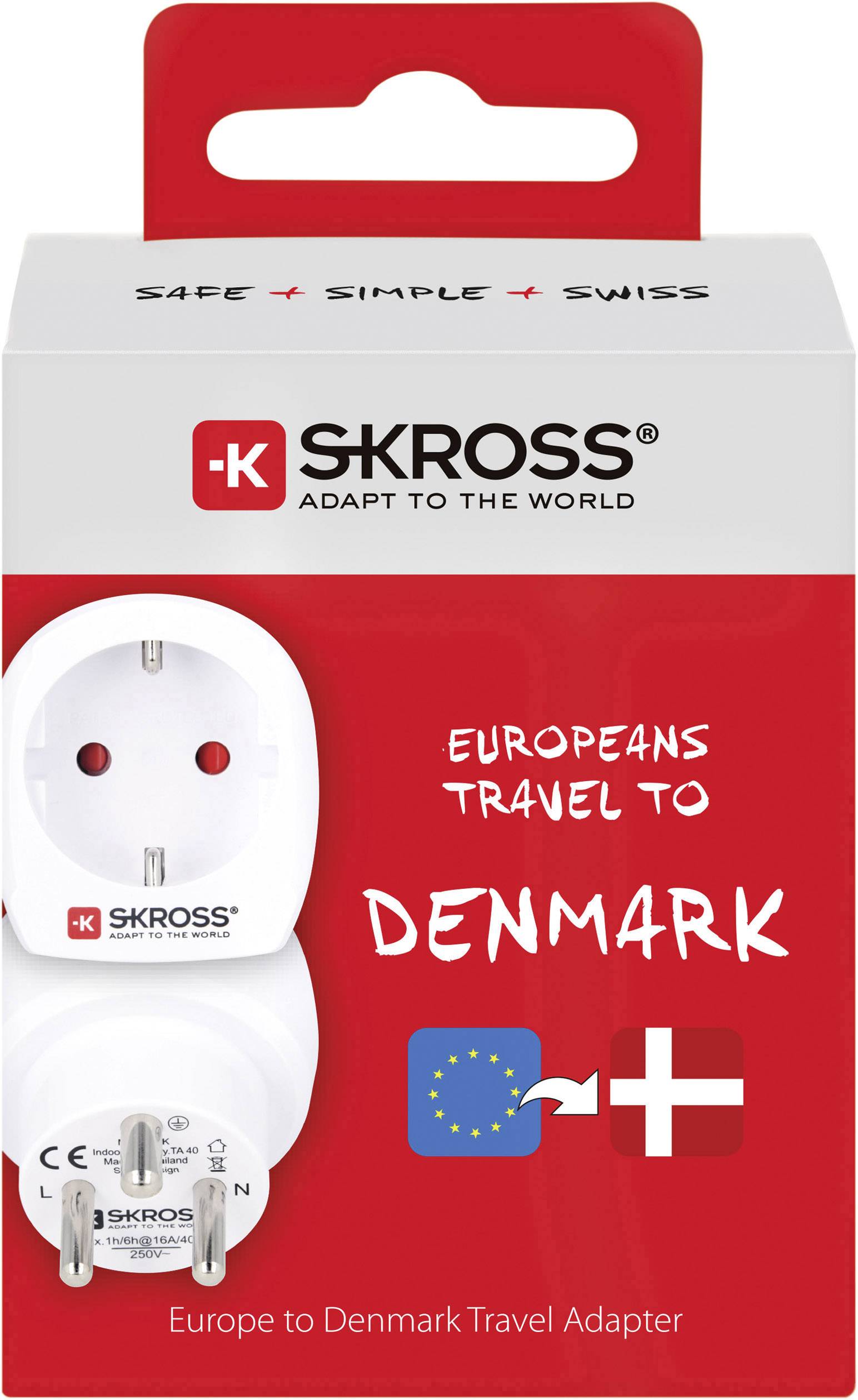 Reseadapter-förpackning visar adapter för Europa till Danmark. Varumärke 'SKROSS', slogan 'Adapt to the world', landskapsflaggor visade.