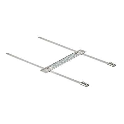 Metalliskt monteringsset med linjär design, bestående av ett centralt band och sidoförankringsstänger.