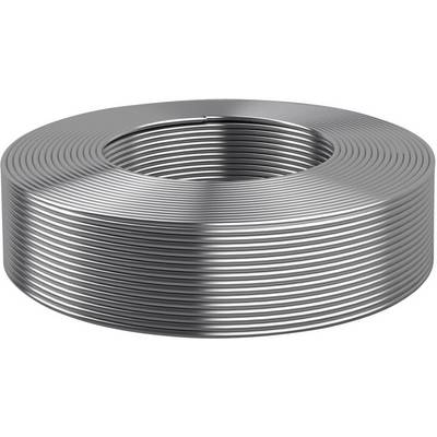 En stor rulle av blankt, silvermetallband, lindad i spiralform.