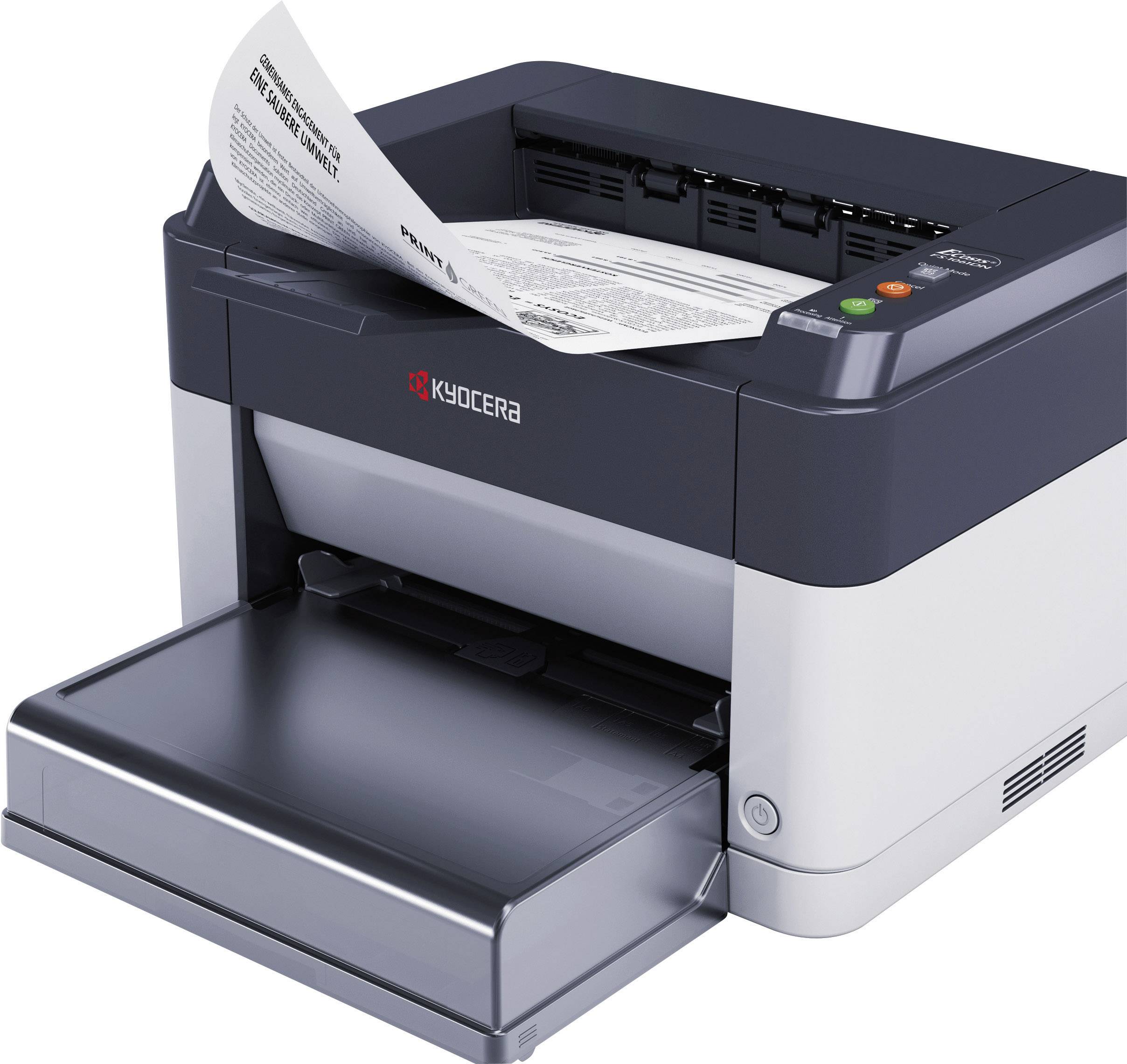 En svart skrivbordsskrivare skriver ut ett dokument. Kyocera-logotypen är synlig. Pappersmagasinet är öppet.