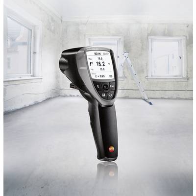 Ett infraröt termometer visar 16,2 °C i ett rum som är i behov av renovering. I bakgrunden syns fönster och en stege.