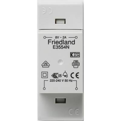 'Friedland E3554N' ringklocketransformator, 8V-2A, 220-240V 50Hz. Vitfärgat hölje med diverse säkerhets- och kontrollmärken tryckt på.
