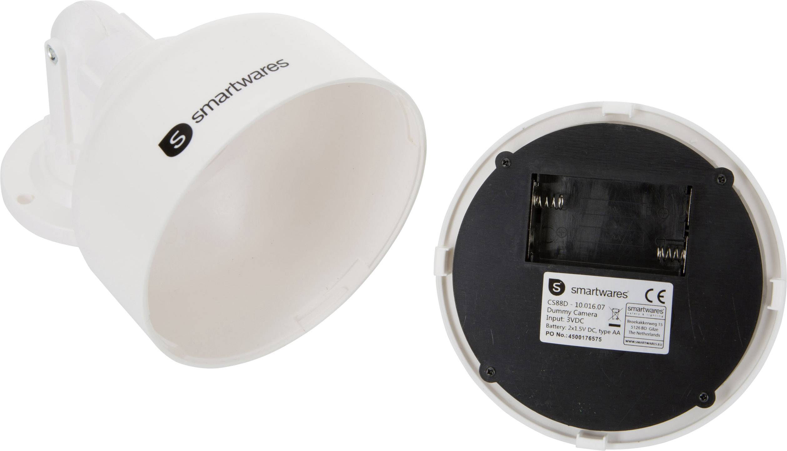 Två delar av en vit Smartwares rörelsesensorlampa, till höger baksidan med batterifack, till vänster framsidan med sensorhölje.