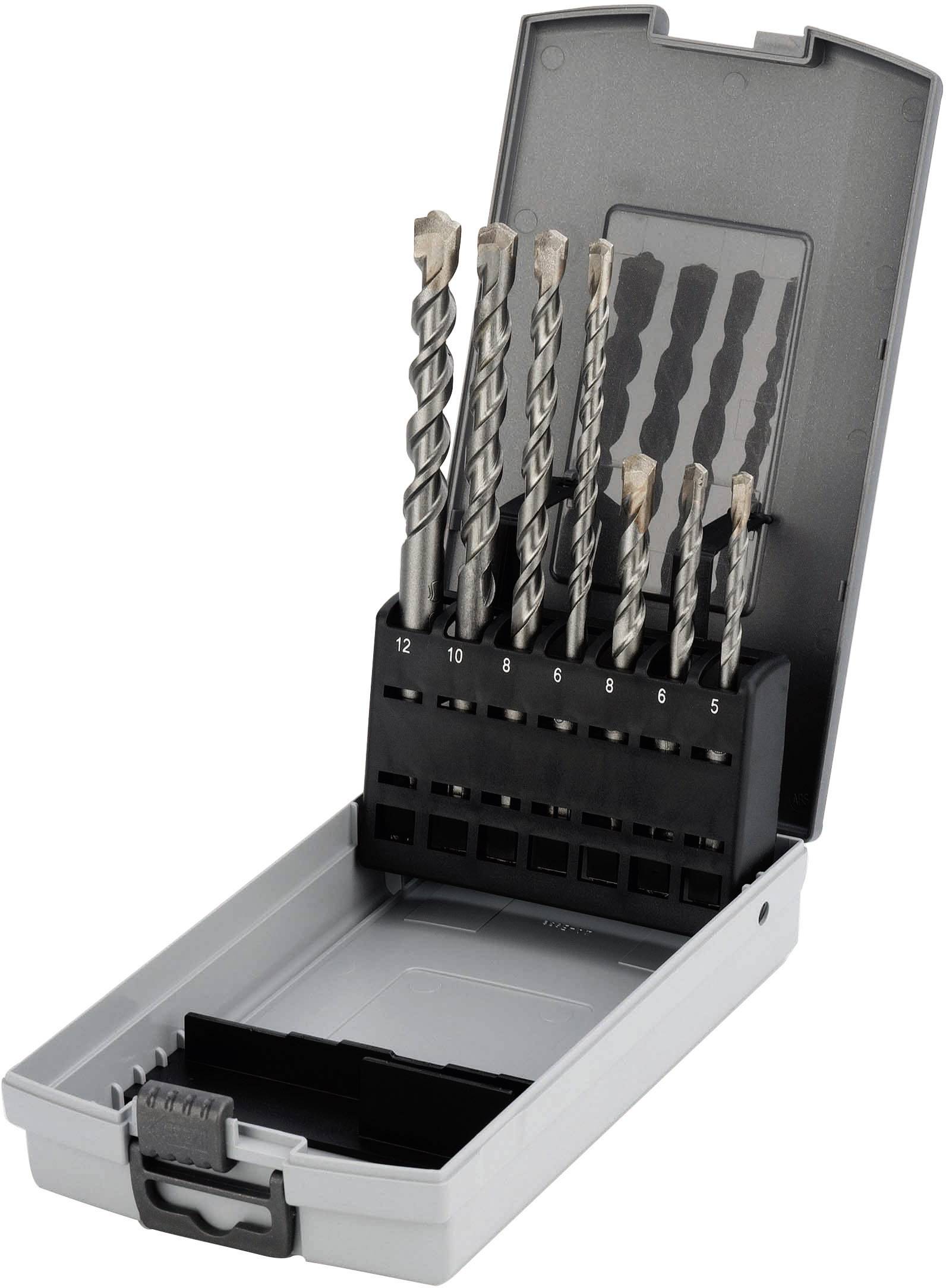 Borrsats med sju borrar av olika storlekar i en öppen grå plastlåda, avsedd för mångsidig hantverksanvändning.