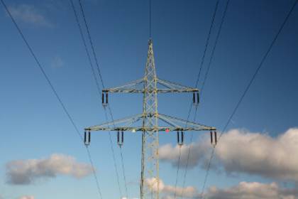 Elektrické vedení a přenos energie v síti distributora na hladině 10 kV, 22 kV nebo 35 kV