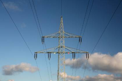 Elektrické vedení a přenos energie v síti distributora na hladině 10 kV, 22 kV nebo 35 kV