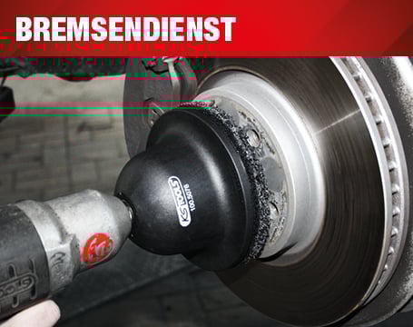 Anwendungsbeispiel einer KS Tools Radnaben-Schleifglocke zur professionellen Reinigung der Radnabe direkt am Fahrzeug unter der Überschrift „Bremsendienst“.
