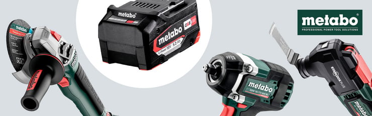 Metabo Banner mit Akku-Winkelschleifer, 18V-Akkupack, Akku-Schlagschrauber, Säbelsäge-Aufsatz und Metabo-Logo auf hellgrauem Hintergrund.