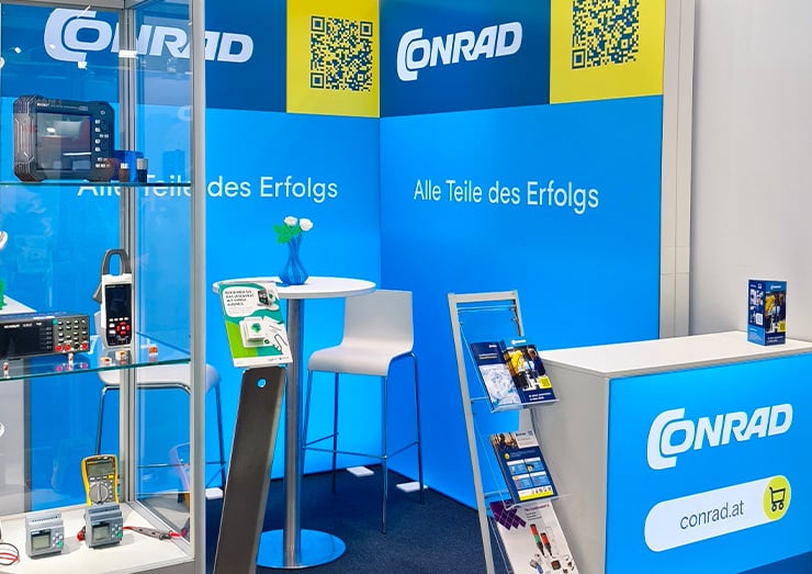 Eine Aufnahme vom gesamten Stand von der linken Seite