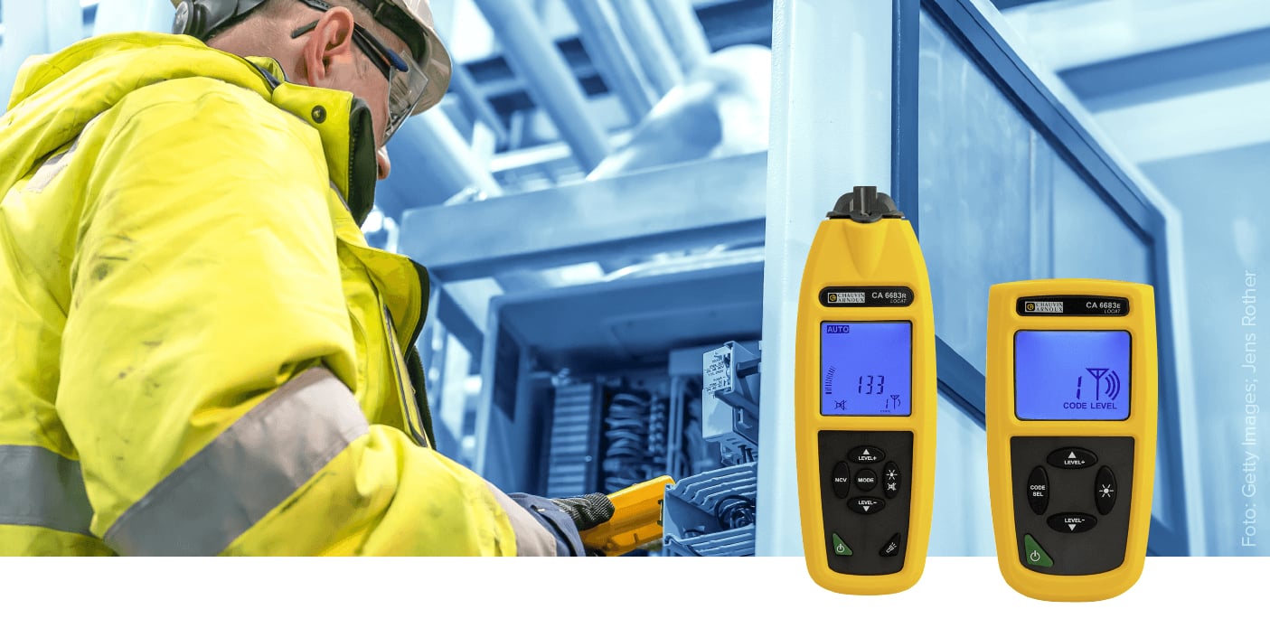 Ein Bild, das in zwei Bereiche unterteilt ist: links ein Mann in Schutzkleidung, der ein Messgerät bedient, und rechts zwei freigestellte, gelbe Messgeräte von Chauvin Arnoux auf blauem Hintergrund.