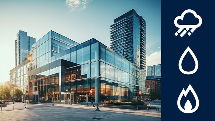 Moderne Gebäude mit Icons auf der Seite die Anzeigen welche Gefahren in Gebäuden vorkommen können.