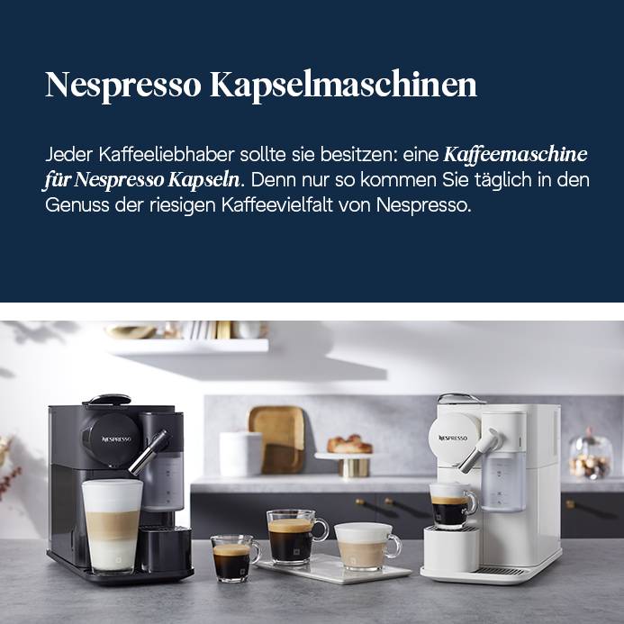 Das Bild zeigt oben weißen Text auf dunkelblauem Grund mit der Überschrift "Nespresso Kapselmaschinen" und einer kurzen Beschreibung, während unten auf einer hellgrauen Arbeitsfläche zwei Nespresso Kapselmaschinen in Schwarz und Weiß mit verschiedenen zubereiteten Kaffees in Tassen und Gläsern stehen.
