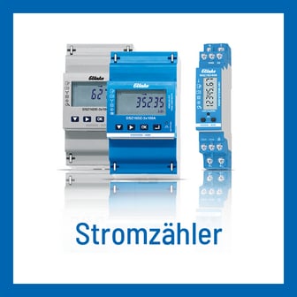 Eine Grafik mit drei verschiedenen Eltako-Stromzählern (ein grauer und ein blauer Hutschienenzähler sowie ein schmaler blauer Drehstromzähler) auf einer spiegelnden weißen Fläche, darunter steht der blaue Text „Stromzähler“.