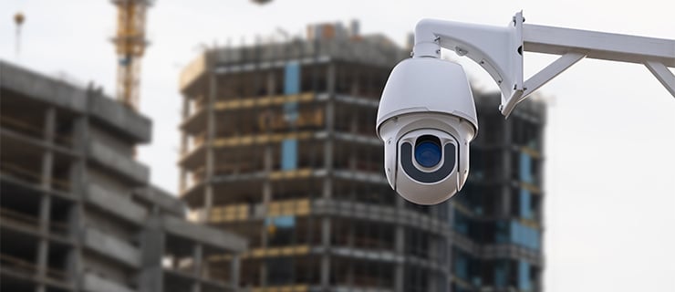 Überwachungskamera im Einsatz auf einer Baustelle - Mobile Baustellenüberwachung