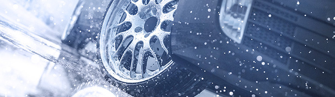 Winterausrüstung fürs Auto: Starthilfekabel bis Eiskratzer - die Tipps
