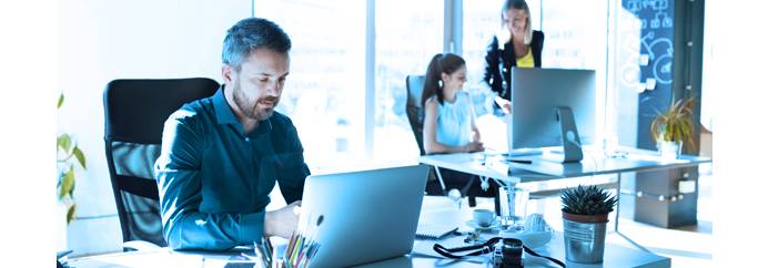 Büroausstattung und Software