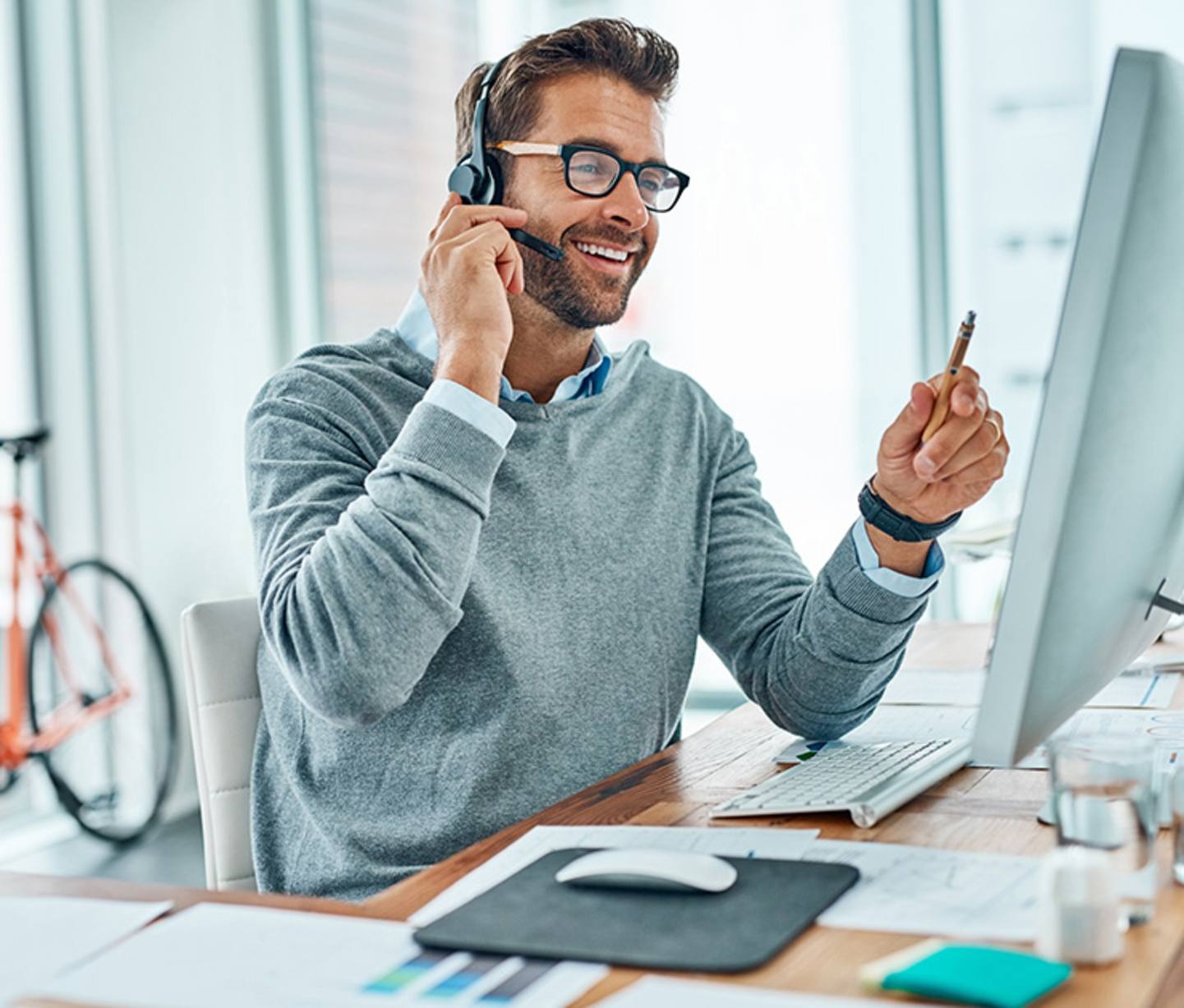 Büromaterial zur Unterstützung der Ergonomie am Arbeitsplatz