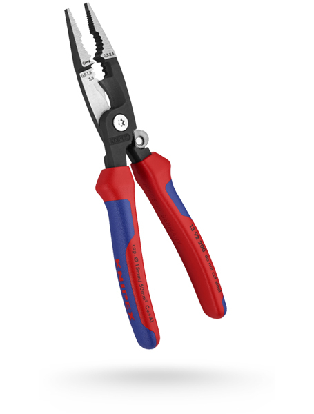 Een afbeelding van een Knipex-tang voor elektrische installaties, een multifunctioneel gereedschap waarmee u kabels kunt knippen, isolatie kunt strippen en adereindhulzen kunt krimpen.