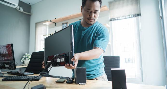 HDMI und DisplyPort Kabel im Einsatz