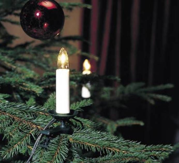 Lichterkette auf dem Weihnachtsbaum