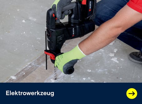  Dieses Teaserbild zeigt eine Person,aandschuhe trägt, während im unteren Bereich des Bildes ein dunkelblaues Feld mit dem weißen Wort "Elektrowerkzeug" und einer Weiterleitung mit gelben Pfeil nach rechts.