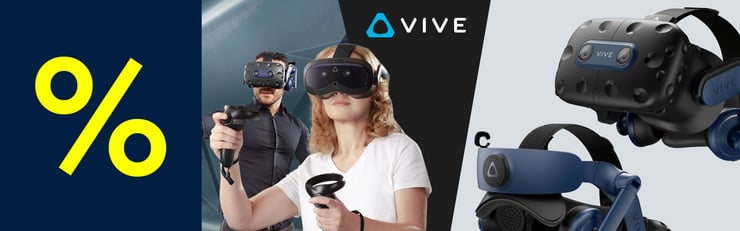 Zwei Personen tragen VR-Headsets von HTC Vive mit Controllern in den Händen
