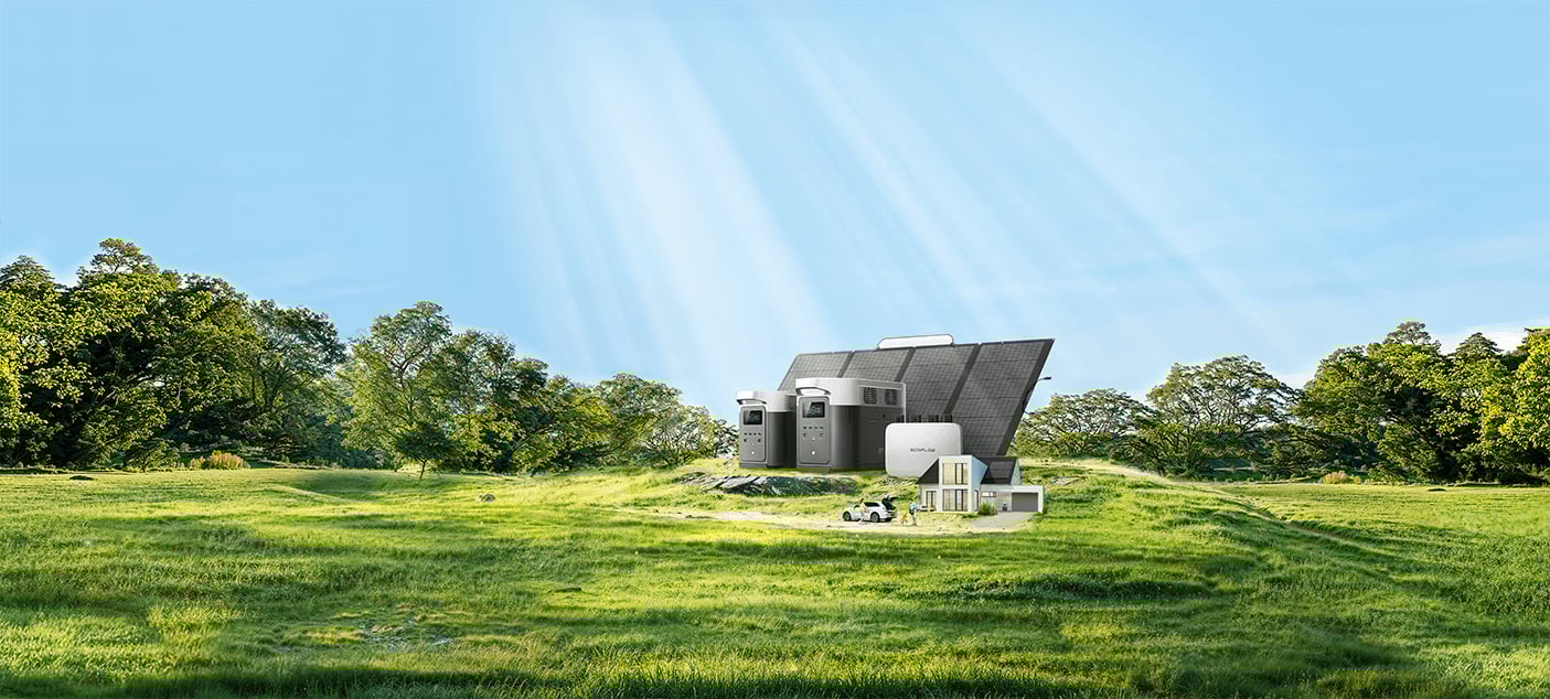 Modernes, dunkelgraues Haus mit Solarpanelen auf einem grünen Hügel, umgeben von Bäumen unter blauem Himmel. Ein weißes Elektrofahrzeug steht davor.