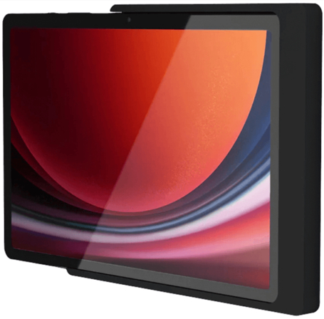 Tablet in schwarzer Displine Wandhalterung zur smarten Steuerung.