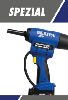  Das Bild zeigt das blaue Akku-Spezialnietgerät Gesipa PowerBird® Pro mit einem schwarzen Akku und Griff sowie einem gelben Auslöser, während der Text "SPEZIAL" im oberen Bereich zu sehen ist.