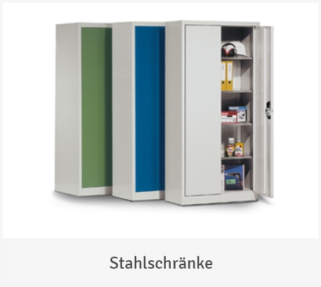 Drei Stahlschränke in Grau, mit grüner, blauer und geöffneter grauer Tür, die Regalfächer mit Ordnern und Werkzeug zeigt, auf weißem Hintergrund mit der Unterschrift „Stahlschränke“.