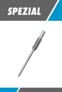 Das Bild zeigt eine einzelne, silberne Spezial-Blindniete, die schräg von links unten nach rechts oben ausgerichtet ist, mit dem Wort "SPEZIAL" im oberen Bereich.