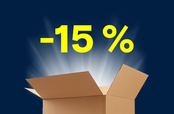 Une boîte en carton marron ouverte, d'où émane une lumière vive, et au-dessus de laquelle est affiché le texte -15 % en grands chiffres jaunes sur un fond bleu foncé.