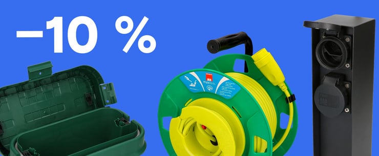 « -10% » sur fond bleu représente un enrouleur de câble vert avec un câble jaune, une boîte verte ouverte et une prise extérieure noire.