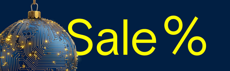 Bannière publicitaire avec un grand texte « SOLDES % » et une boule de Noël aux accents dorés.