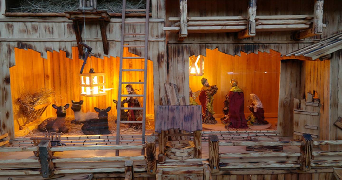 Construction de crèche une crèche DIY avec un luxe de détails