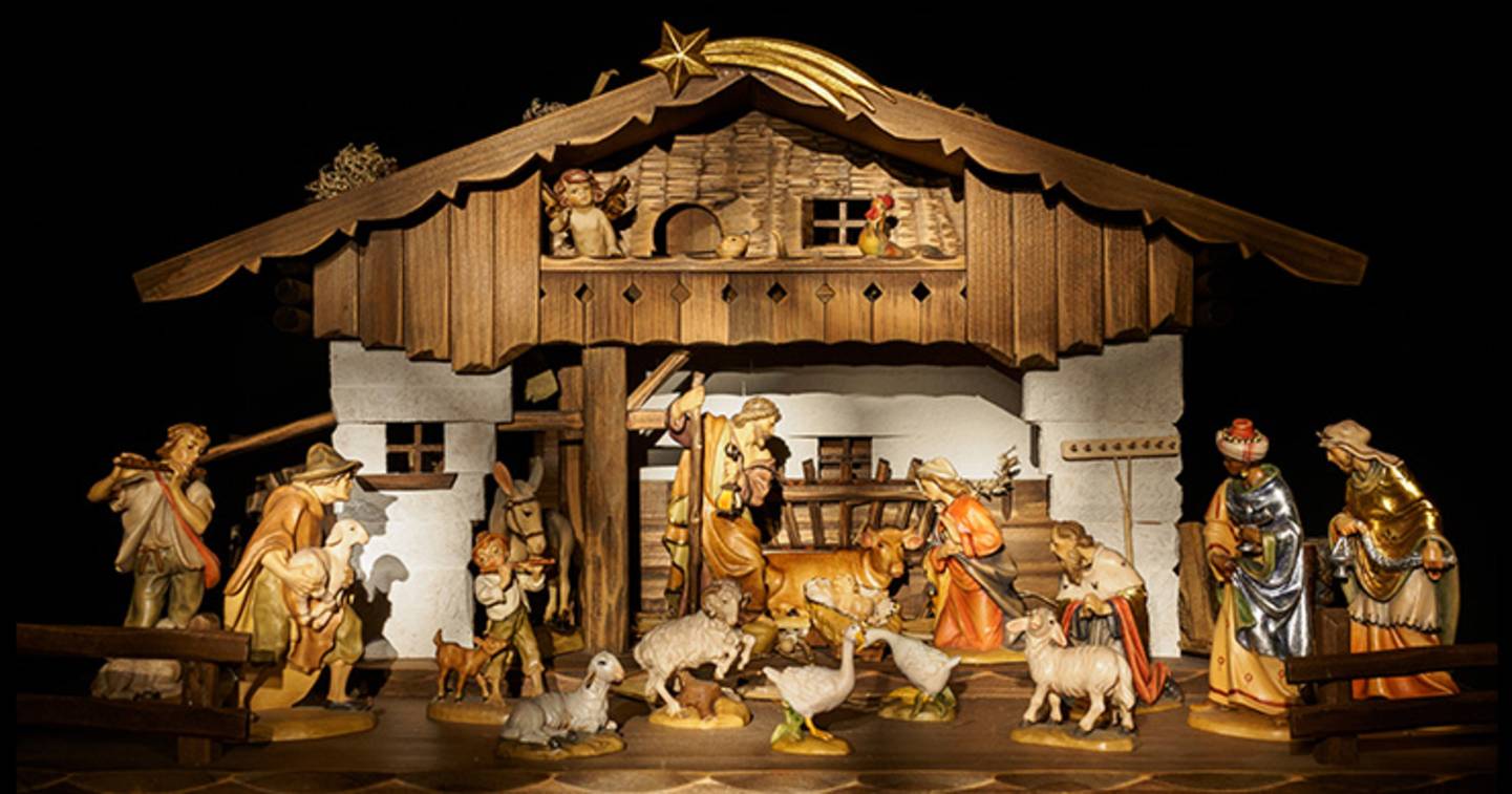Construction de crèche - une crèche DIY avec un luxe de détails