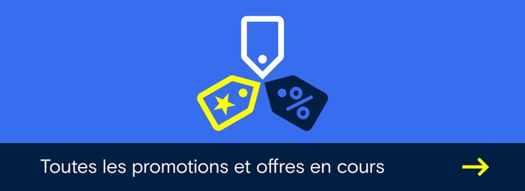 Bannière publicitaire avec trois cartes colorées sur fond bleu clair.