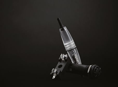Une variété de porte-fusibles Bulgin pour la protection des circuits.	