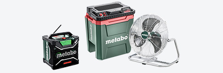 Radio sans fil, glacière sans fil et ventilateur Metabo sur fond clair.