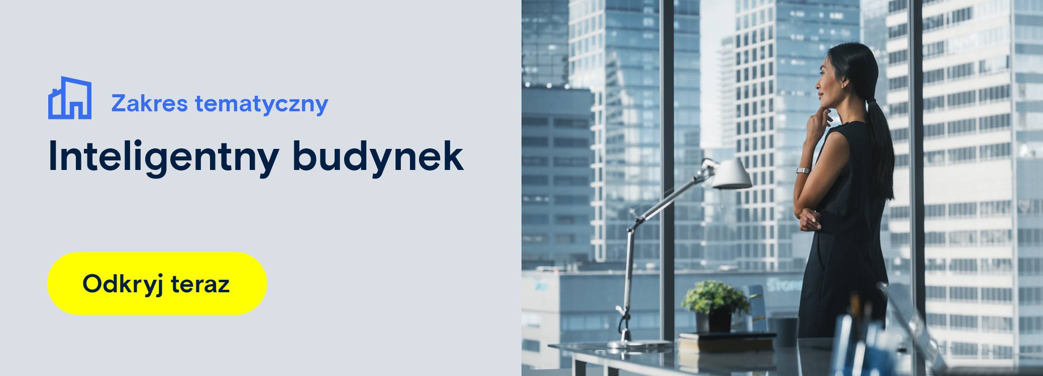 Na zdjęciu widać reklamę Inteligentny budynek.