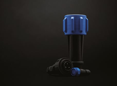 Výber kruhových napájacích konektorov značky Bulgin v rôznych veľkostiach.	