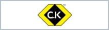 Markenlogo von C.K mit einer grauen Umrandung. Linkt zum C.K Markenshop